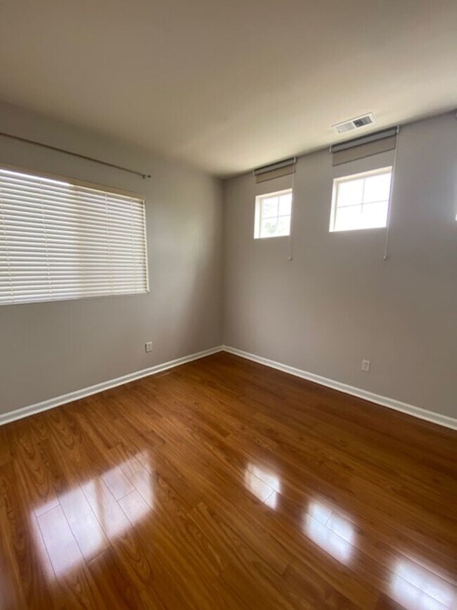 Building Photo - South Reno - Double Diamond Stunner - Tons of Amenities!