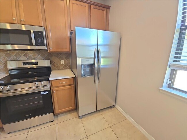 Building Photo - 5201 Sunset Canyon Dr
