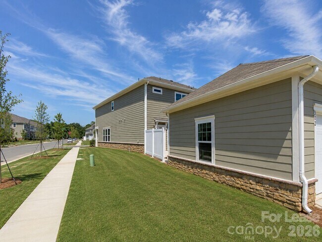 Building Photo - 302 Sagecroft Ln