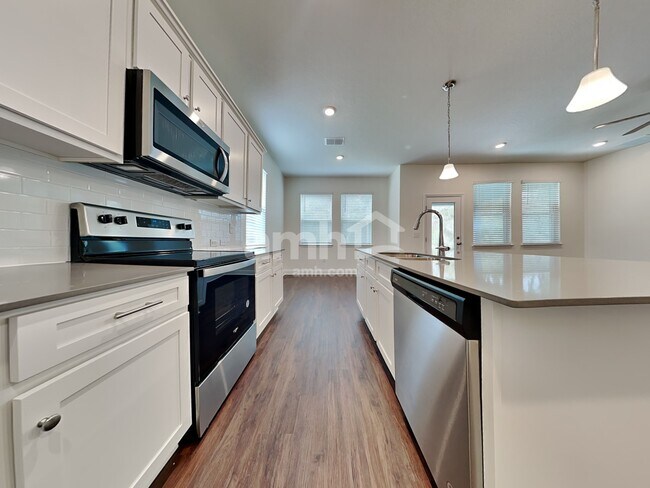 Building Photo - 6355 Emerald Hls Wy