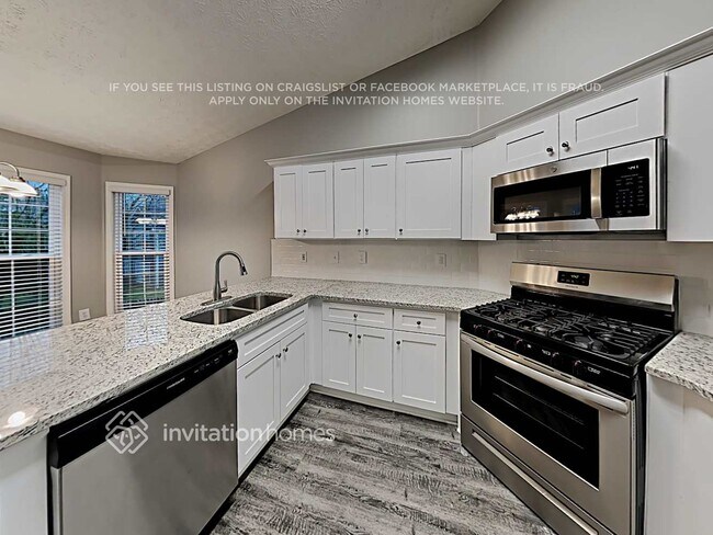 Building Photo - 844 Whitehaven Ln