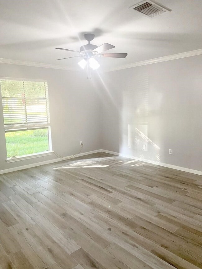 Building Photo - 2338 Brookdale Dr