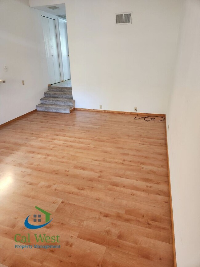 Building Photo - 01248 - % - Costa Mesa Terrace #G