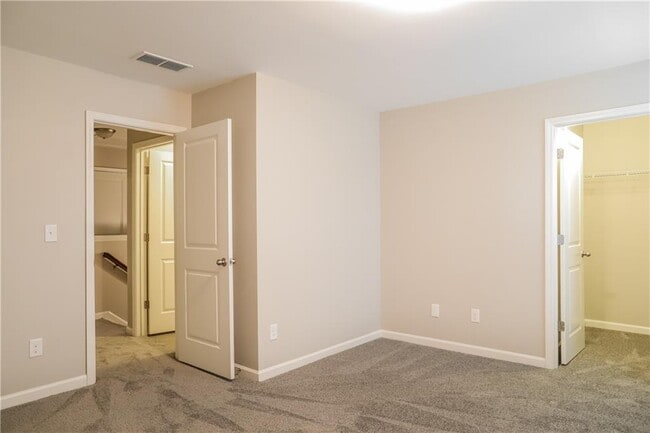 Building Photo - 7105 Creeksong Dr