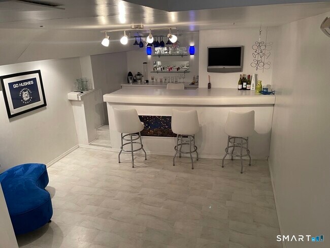 Building Photo - 448 Cypress Rd