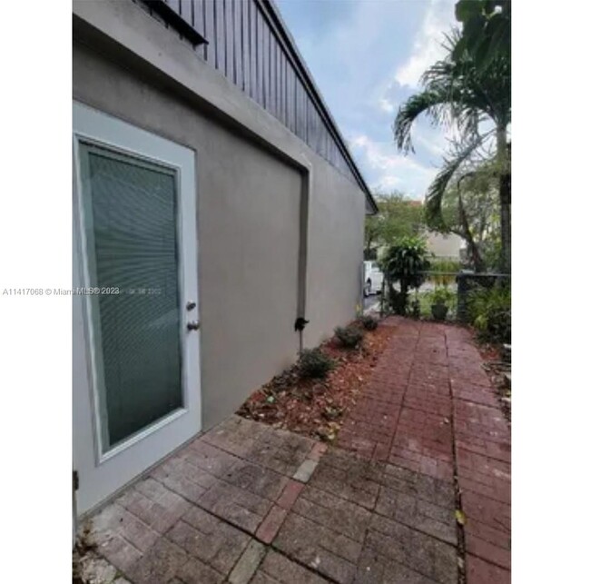 Primary Photo - 3411 NW 72nd Way