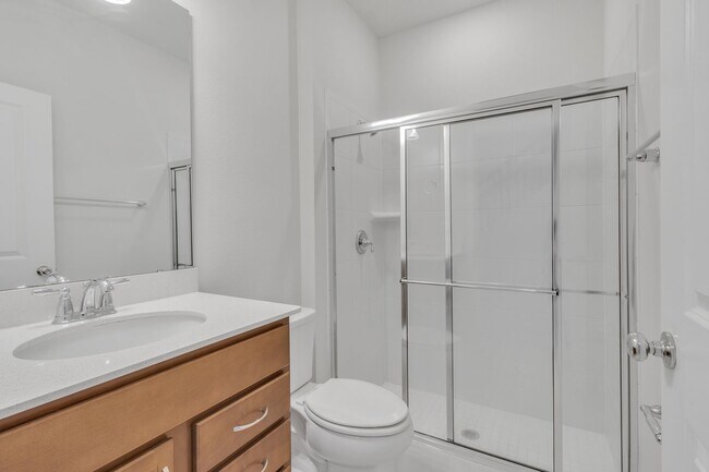 Building Photo - Luxurious Townhome in Lake Nona - A Perfec...