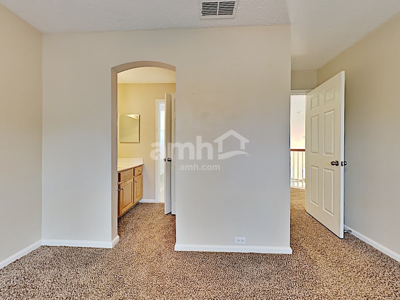 Building Photo - 240 Sweetbrier Branch Ln