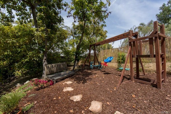 Building Photo - 4713 Bedel St