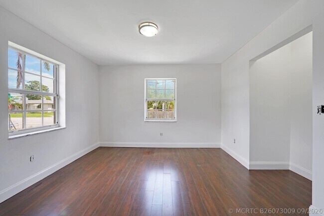 Building Photo - 500 NW 120th St