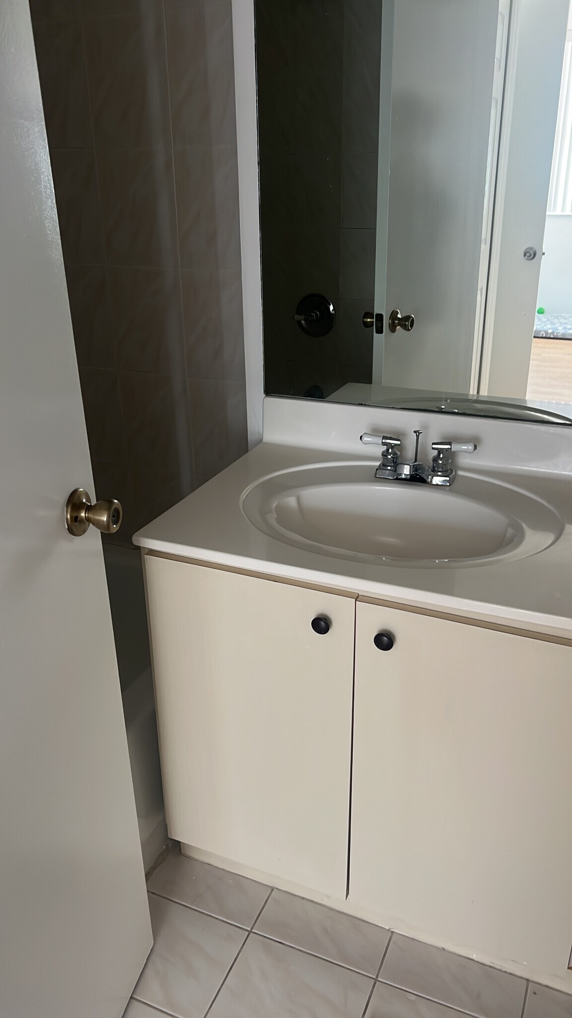 master bathroom - 6202 NW 116th Pl