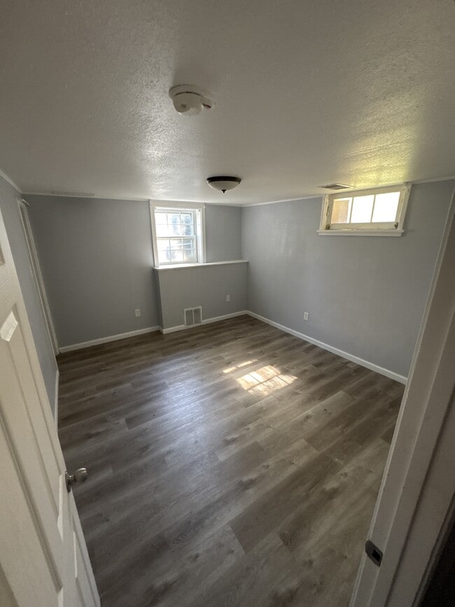 Building Photo - 2127 3rd Ave N