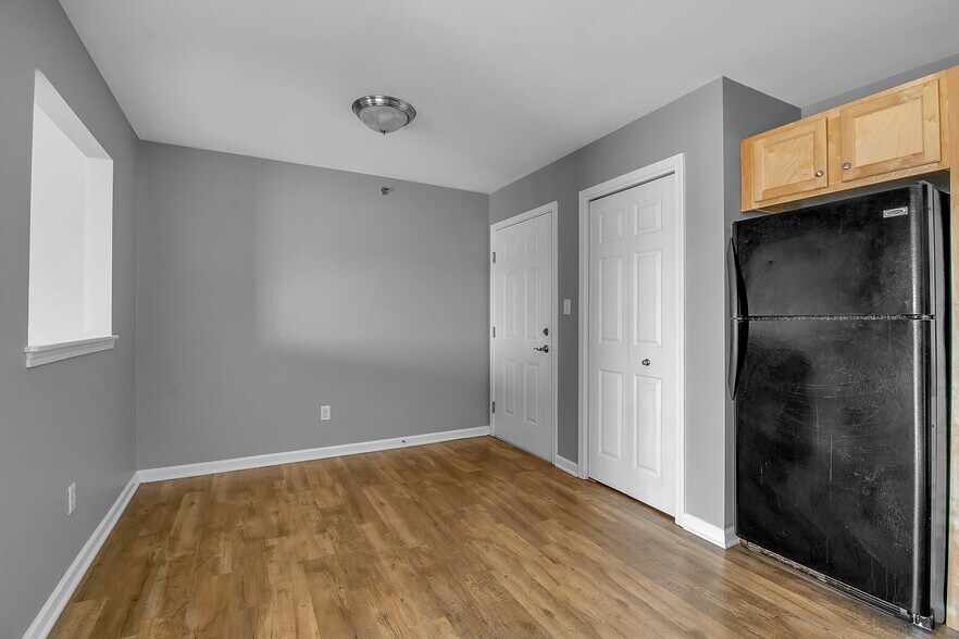 Building Photo - Oakwood Grove