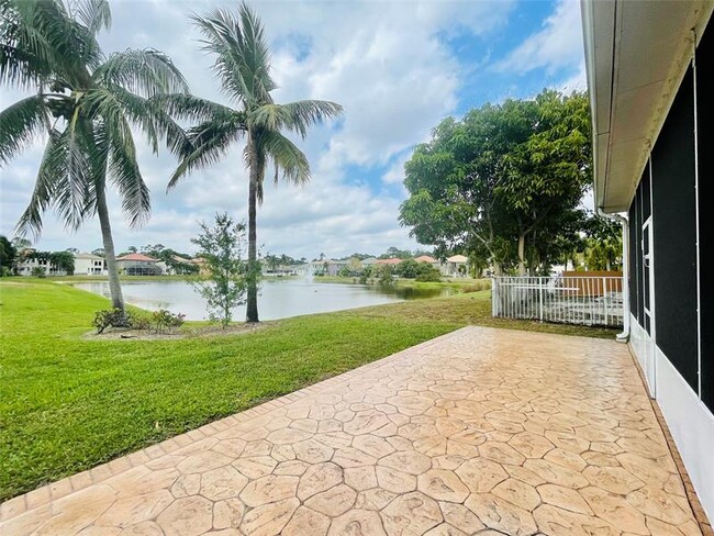 Building Photo - 6911 Sea Daisy Dr
