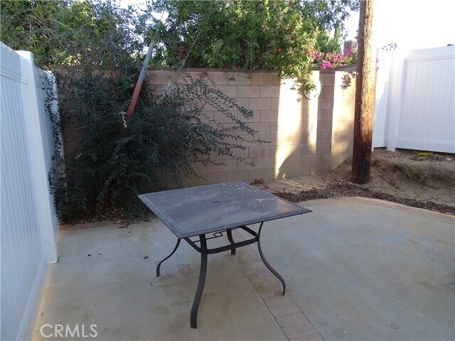 Building Photo - 16432 Halsted St