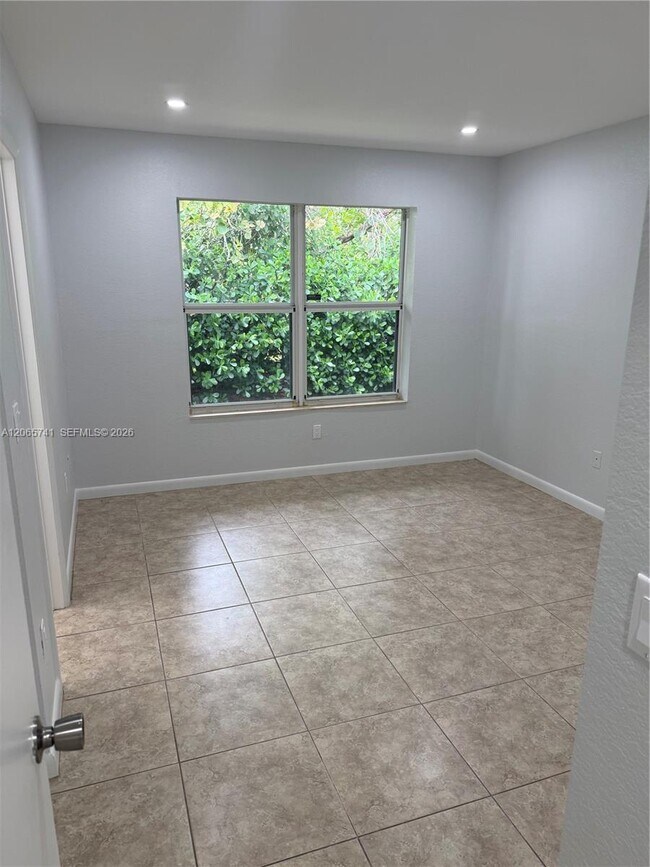 Building Photo - 7600 NW 38th Ct