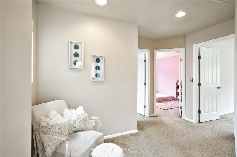 Building Photo - 4703 Strathmore Cir SW