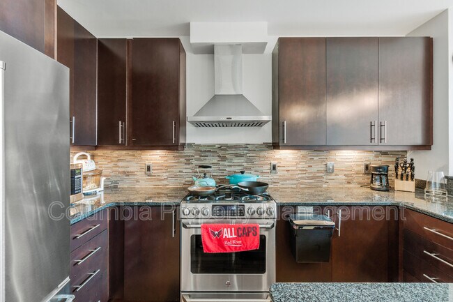 Building Photo - 1336 Belmont St NW