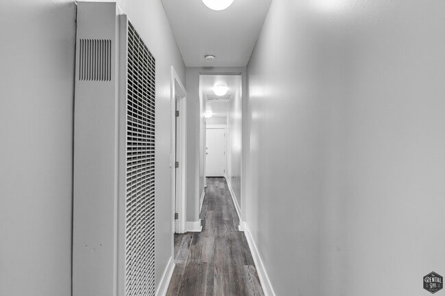 Building Photo - 641 W 43rd St