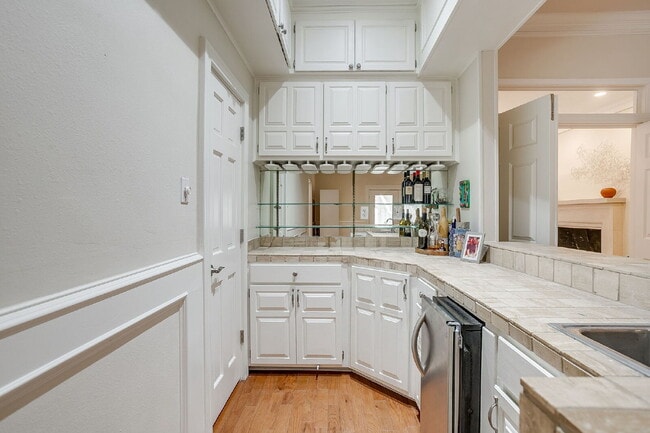 Building Photo - Private 4 Bedroom Retreat for Lease