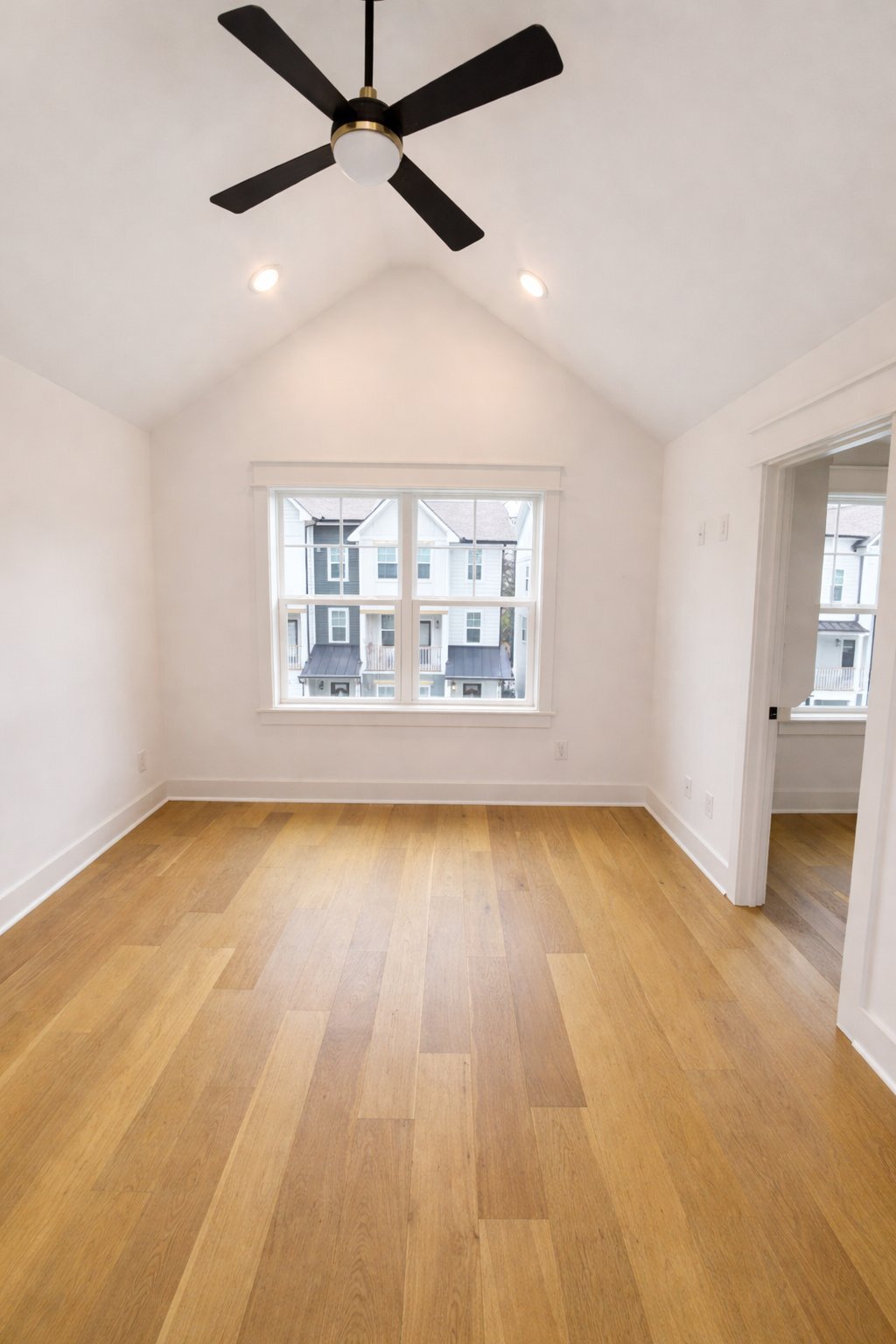 Building Photo - 2022 Maple Vw Ln