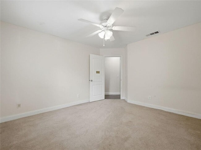 Building Photo - 166 Cove Hill