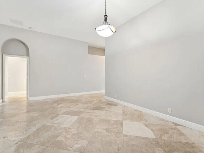 Building Photo - 3182 El Camino Real