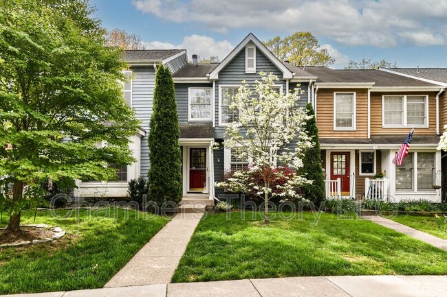 Building Photo - 1549 Twisted Oak Dr