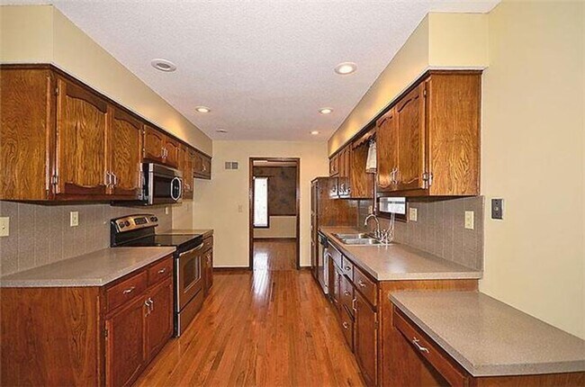 Building Photo - COMING SOON!! Large home in the Newmark and Staley Area