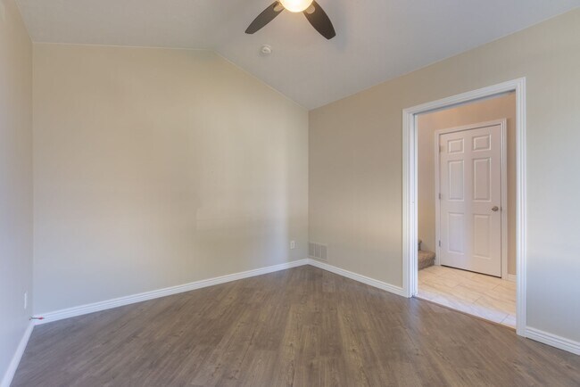 Building Photo - Darling home in desirable Little Valley with a PRIVATE POOL!