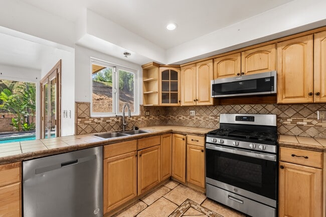 Building Photo - 8743 Topanga Canyon Blvd