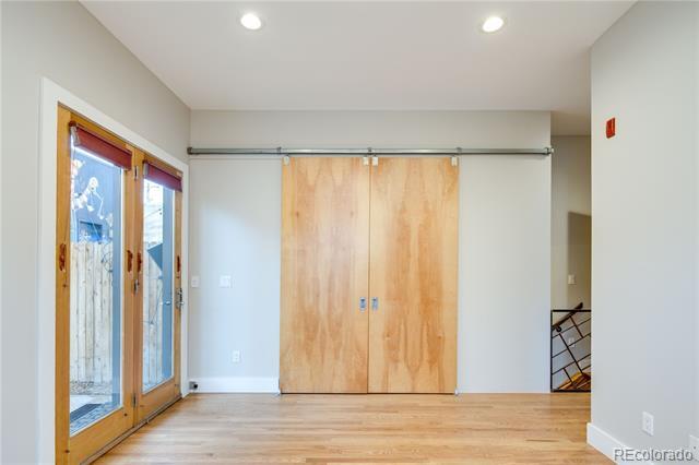 Building Photo - 2536 Glenarm Pl