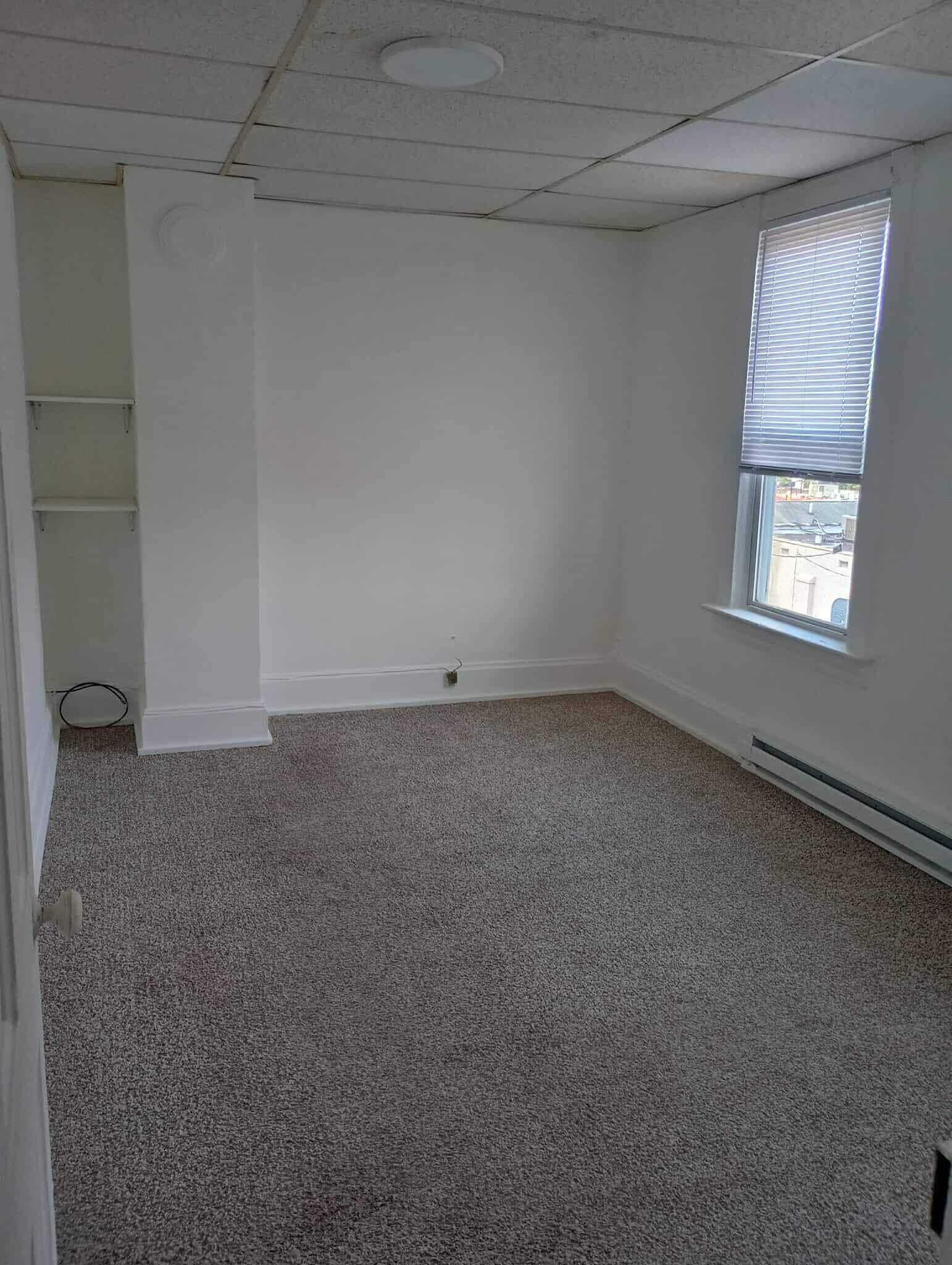Building Photo - 404 York Pl