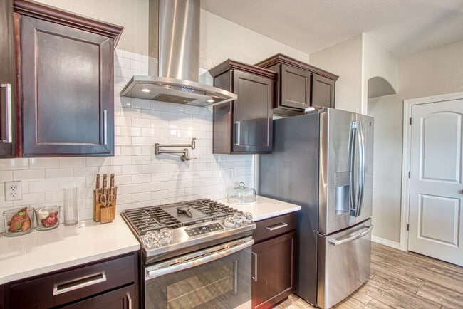 Building Photo - 4716 Christian Azcarate St