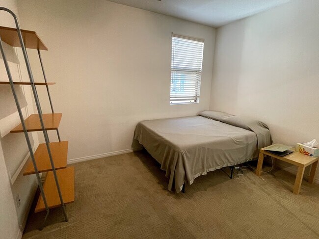 Building Photo - 5401 W 149th Plz