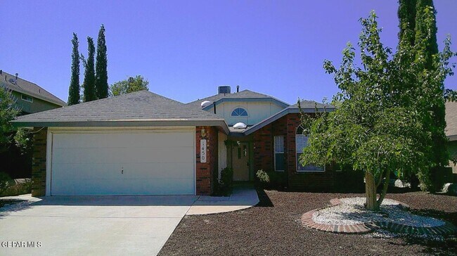 Primary Photo - 1450 Plaza Roja Ct