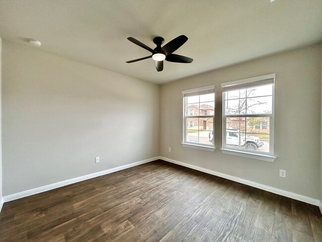 Building Photo - Beautiful 4/BR 2/BA Contemporary Home with Patio, Garage & Laundry Room