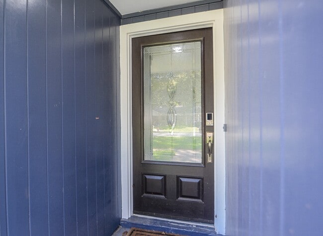 Building Photo - 12315 Maxim Dr