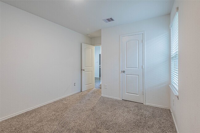 Building Photo - 5110 Hedgerose Ln