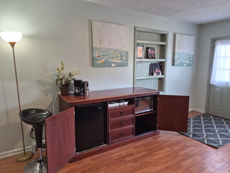 Microwave, Mini-Refrigerator, Coffee Maker - 303 Appleton St