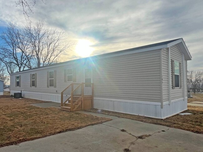 Building Photo - 2404 N 8th St