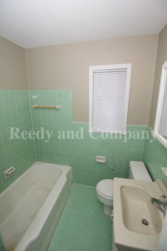 Building Photo - 4123 Rhodes Ave
