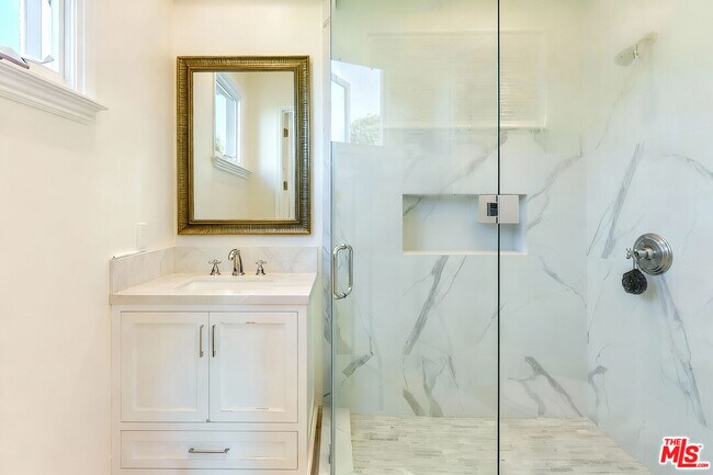 Building Photo - 363 S Saltair Ave