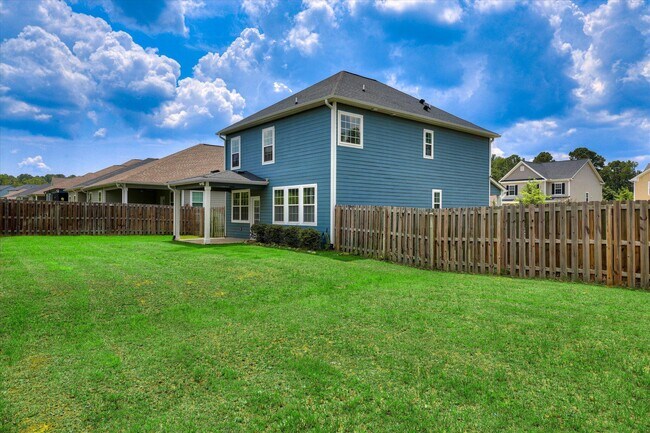 Building Photo - 445 Longmeadow Dr