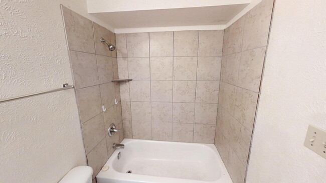 Building Photo - "Charming 3-Bed, 2-Bath Gem in Copperas Co...