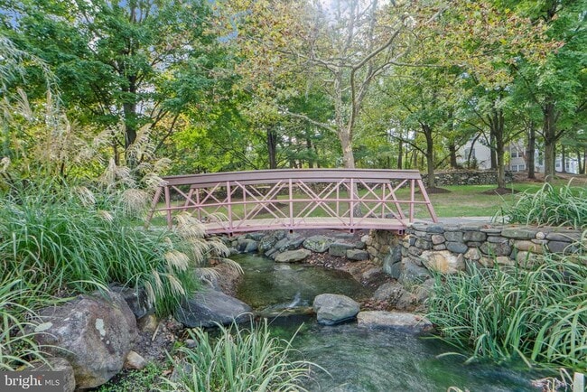 Building Photo - 699 Winding Stream Way