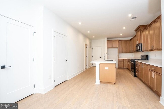 Building Photo - 8104 Donatello Dr