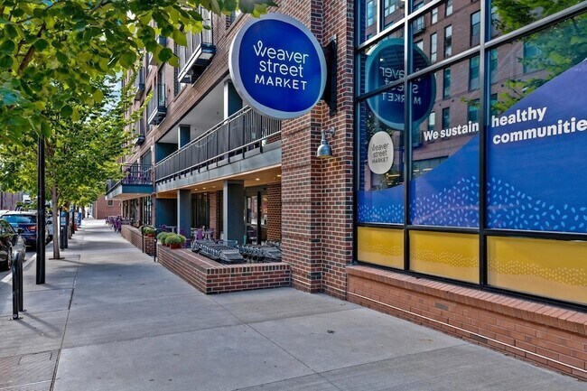 Building Photo - 317 W Morgan St