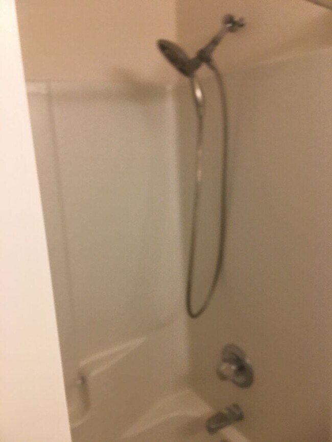 Building Photo - 3-Bedroom 2-Bath $1,750 Month Near Duke AFB, Shopping, Beaches, Parks & Hiking Trails