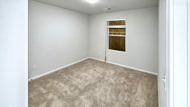 Building Photo - Lovely 4-Bedroom Home Near Ivanhoe Park / ...
